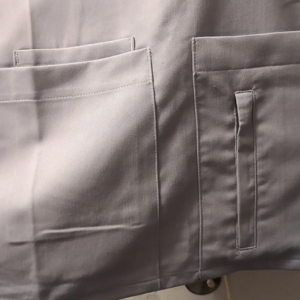 NWOT Grey's Anatomy Active Scrub Set In Light Grey - Picture 3 of 6